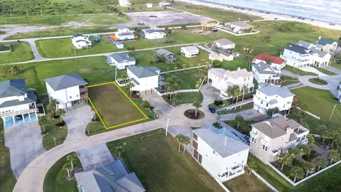 4010 Mutiny Ct, Galveston, TX 77554