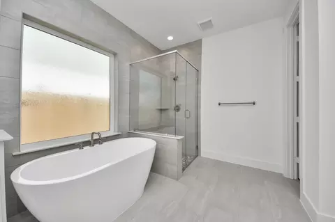 Bath - 3042 Native Spring Dr, Spring, TX 77373 photo 5 of 5
