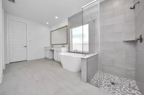 Bath - 3042 Native Spring Dr, Spring, TX 77373 photo 3 of 5