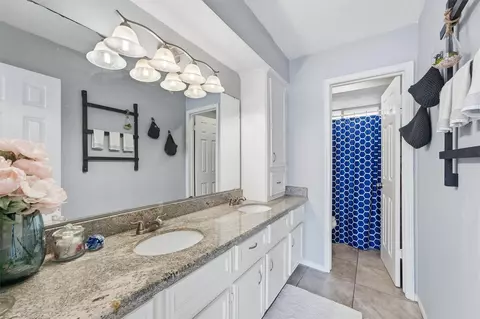 Bath - 3303 Flickering Candle Dr, Spring, TX 77388 photo 3 of 3