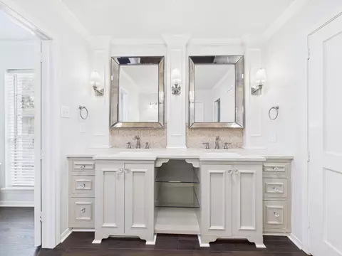 Bath - 8315 Lichen Ln, Spring, TX 77379 photo 2 of 5