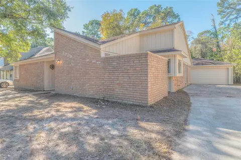 2009 Tickner St, Conroe, TX 77301 photo 1
