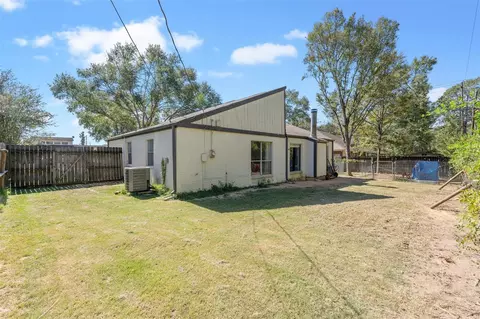 Exterior - 1603 Cantrell Blvd, Conroe, TX 77301 photo 5 of 6