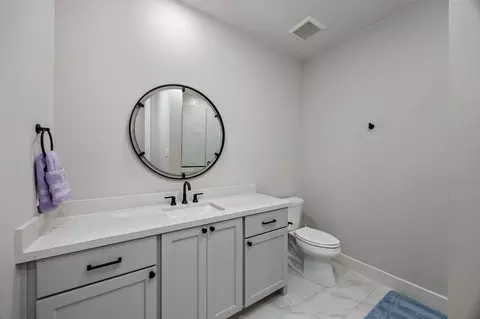 Bath - 6822 E Warwick Lake Ln, Spring, TX 77389 photo 8 of 8