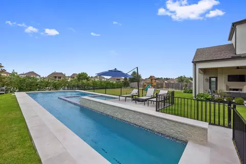 Exterior - 6822 E Warwick Lake Ln, Spring, TX 77389 photo 6 of 7