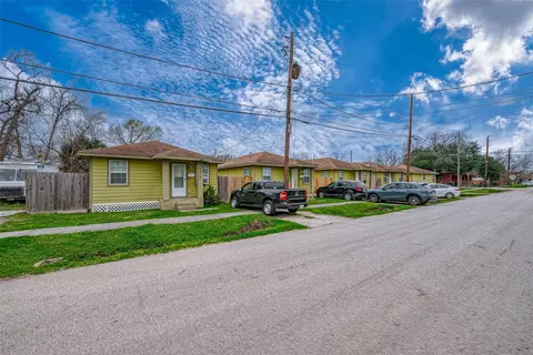3938 King St, Houston, TX 77026