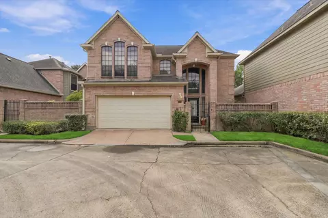 8011 Oakwood Bend Dr, Houston, TX 77040