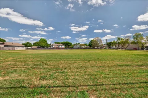 32400 Sh-249, Pinehurst, TX 77362 photo 3