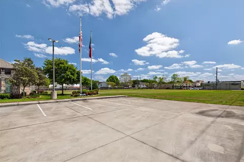 32400 Sh-249, Pinehurst, TX 77362 photo 8