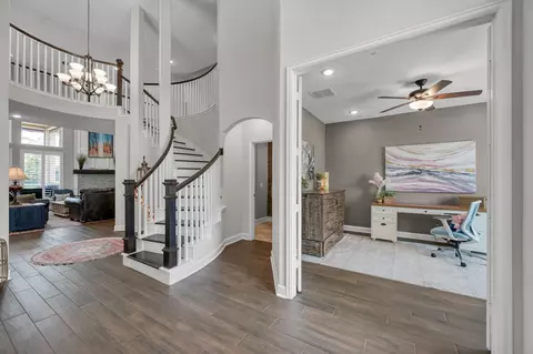 Entry Way - 25015 Karacabey Ct, Spring, TX 77389 photo 2 of 8