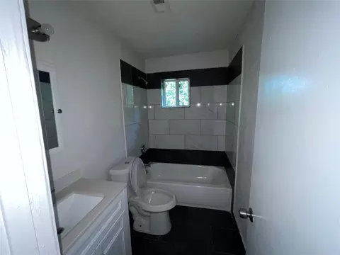 Bath - 7227 Saint Augustine St, Houston, TX 77021 photo 1 of 2