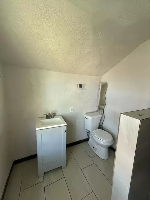 Bath - 7227 Saint Augustine St, Houston, TX 77021 photo 2 of 2