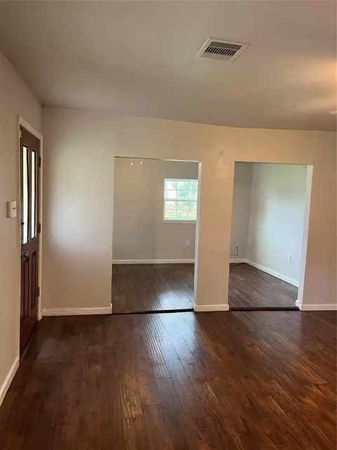 Living - 7227 Saint Augustine St, Houston, TX 77021 photo 5 of 6