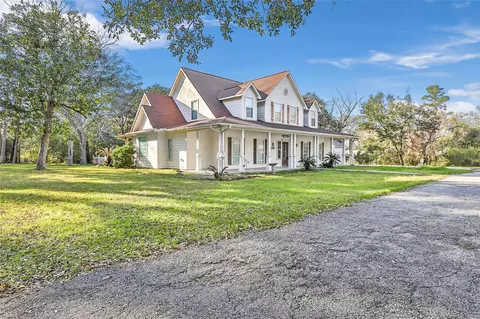 123 Burwell Rd, Highlands, TX 77562