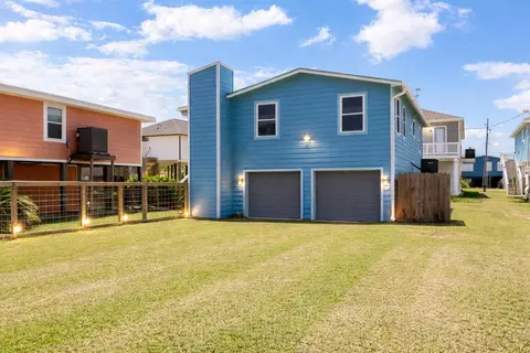 315 Coral Ct, Surfside Beach, TX 77541