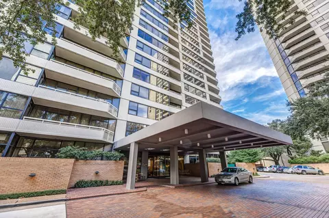 15 Greenway Plz #5C, Houston, TX 77046