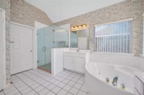 Bath - 18822 Mountain Shade Dr, Spring, TX 77388 photo 3 of 5