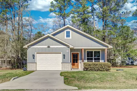9 Drywood Ln, Huntsville, TX 77340