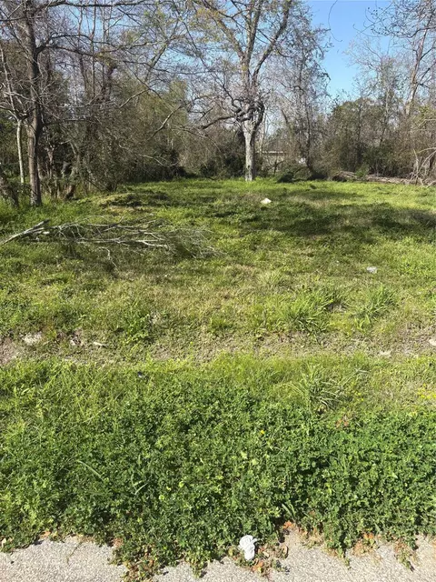 1043 Lincoln St, Beaumont, TX 77701