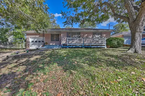 1703 S Day St, Brenham, TX 77833