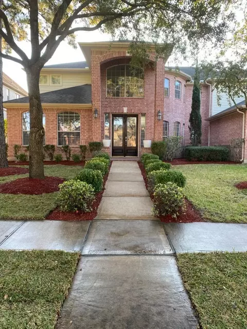 11815 Canyon Mills Dr, Houston, TX 77095