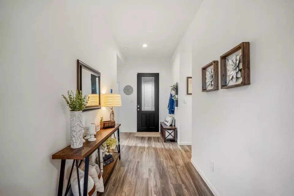 Entry Way - 1611 Little Rabbit Ct, Montgomery, TX 77316 photo 6 of 6