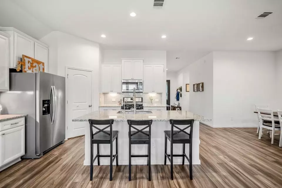 Kitchen - 1611 Little Rabbit Ct, Montgomery, TX 77316 photo 5 of 5