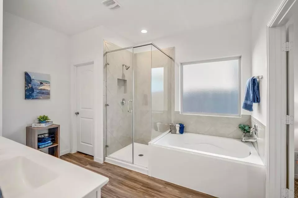 Bath - 1611 Little Rabbit Ct, Montgomery, TX 77316 photo 3 of 6