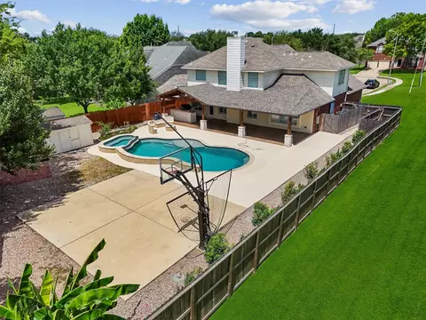 2322 Meadow Briar Dr, Sugar Land, TX 77498
