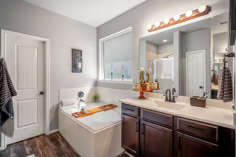 Bath - 9474 E Woodmark, Conroe, TX 77304 photo 1 of 2