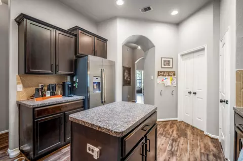 Entry Way - 9474 E Woodmark, Conroe, TX 77304 photo 5 of 8