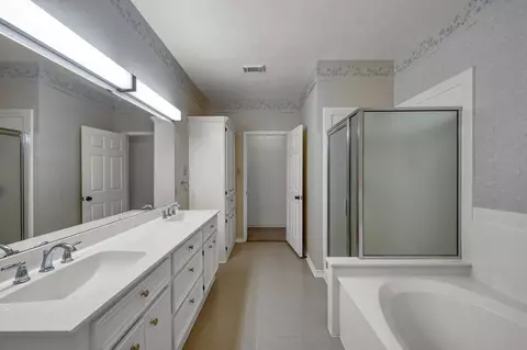 Bath - 273 Augusta Dr, Trinity, TX 75862 photo 2 of 4