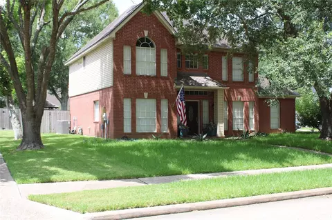 1704 Falcon Ridge Blvd, Friendswood, TX 77546