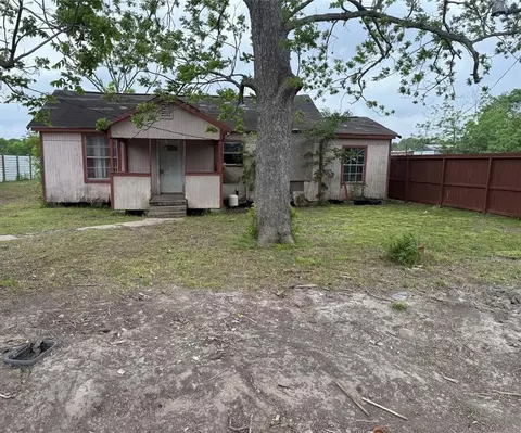718 Cleo St, Fresno, TX 77545