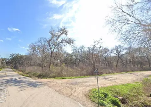 107 Forest Loop, Angleton, TX 77515 photo 4