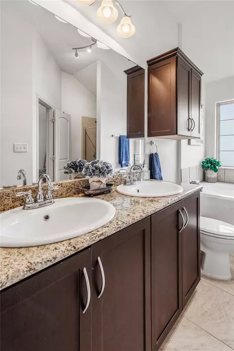 Bath - 3065 Positano Loop, Bryan, TX 77808 photo 2 of 5