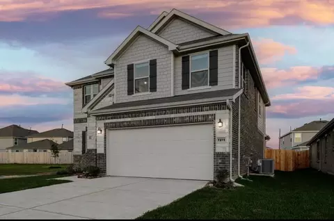 7211 Bakersfield Ct, Rosharon, TX 77583
