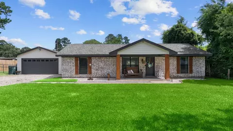 16514 Walnut Springs Ln, Magnolia, TX 77355