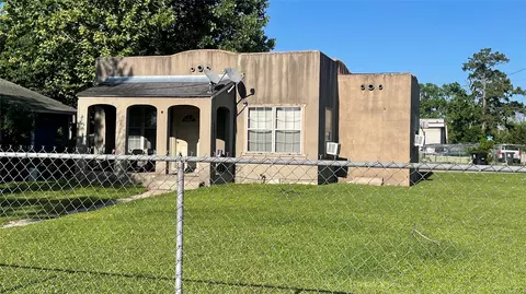 4002 Beggs St, Houston, TX 77009