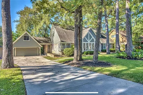 Exterior - 826 Stone Mountain Dr, Conroe, TX 77302 photo 2 of 10