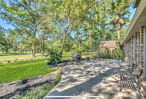 Exterior - 826 Stone Mountain Dr, Conroe, TX 77302 photo 5 of 10