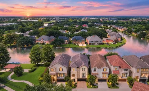 1122 Old Oyster Trl, Sugar Land, TX 77478
