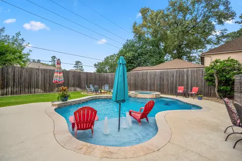 6614 Seinfeld Ct, Houston, TX 77069