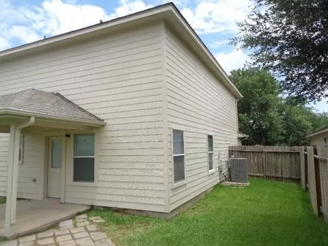 Exterior - 1035 Junction Ct, Rosenberg, TX 77471 photo 4 of 6