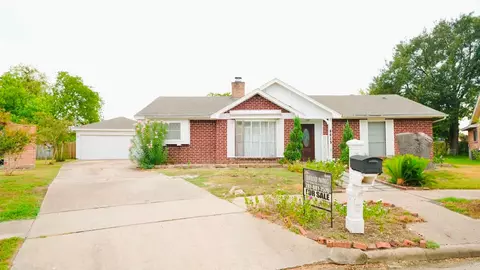 8615 Brookren Cir, Houston, TX 77072