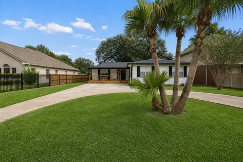 8205 Arrowhead Ln, Houston, TX 77075