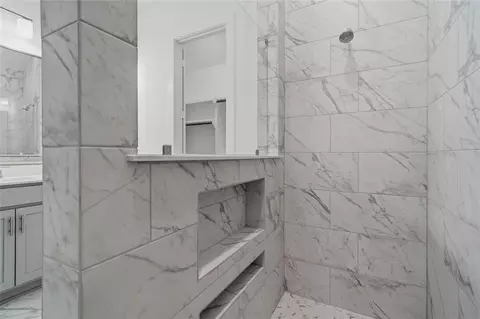 Bath - 2027 Forest Stream Way, Conroe, TX 77304 photo 4 of 5