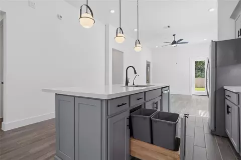 Kitchen - 2027 Forest Stream Way, Conroe, TX 77304 photo 8 of 10
