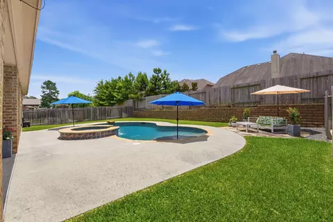 Exterior - 1526 Jacobs Forest Dr, Conroe, TX 77384 photo 7 of 10