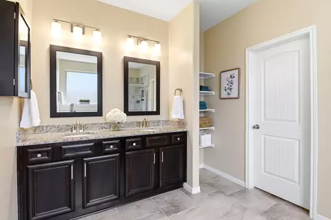 Bath - 1526 Jacobs Forest Dr, Conroe, TX 77384 photo 3 of 7